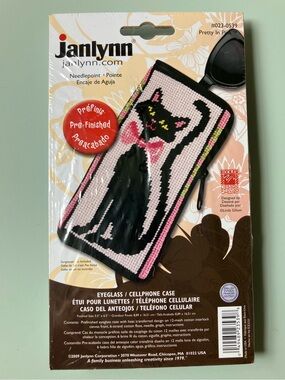 NWTS Needlepoint Cat Eyeglass/Cellphone Case - Pink & Black